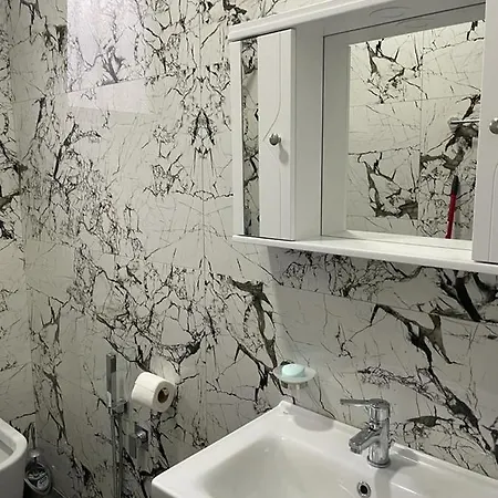Taku Apartmán Sarandë